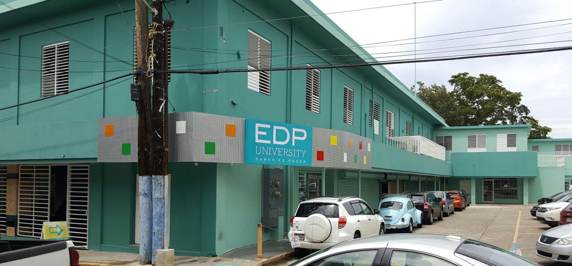Fachada de Centro Universitario de Manatí